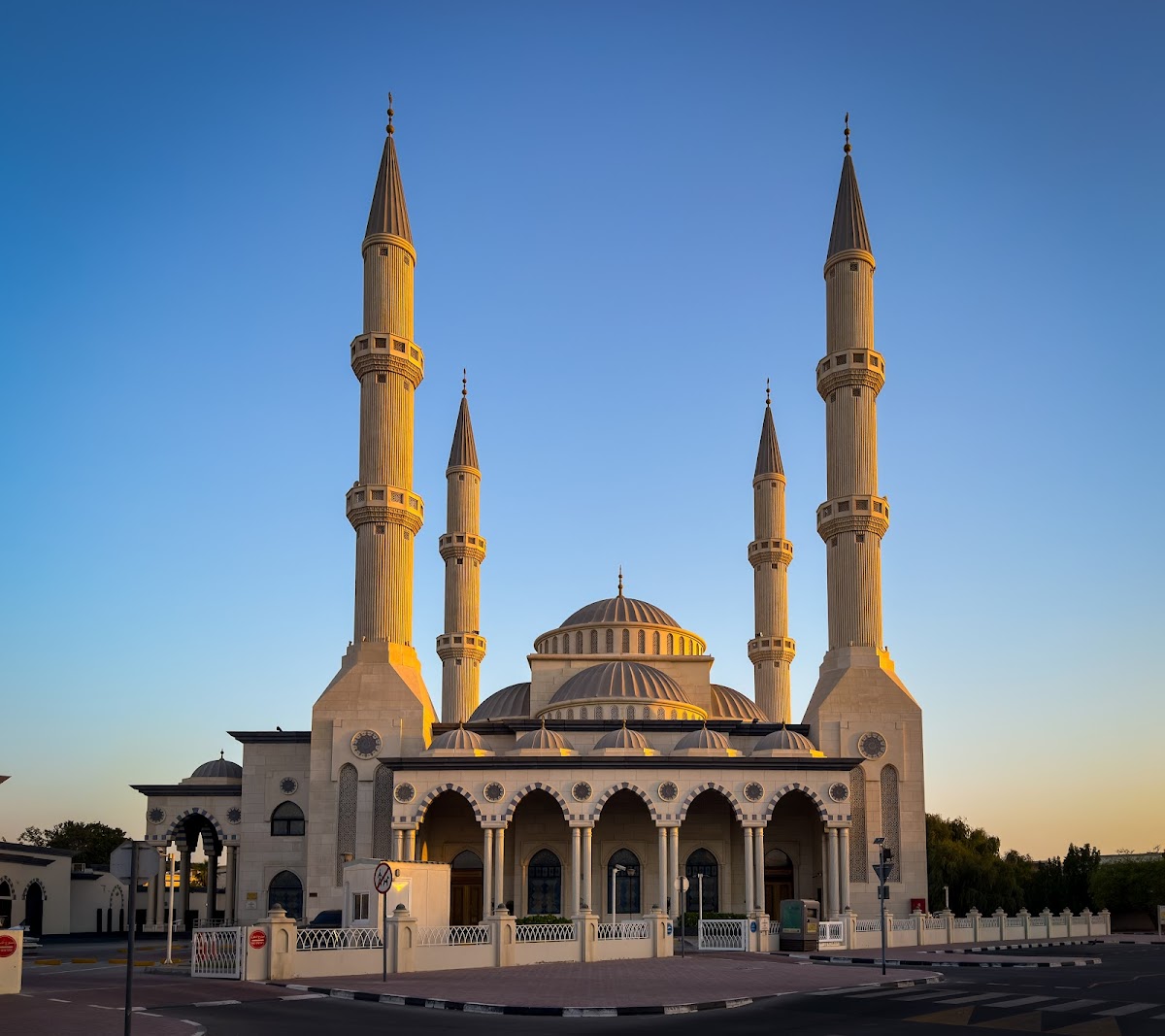 Al Farooq Omar Bin Al Khattab Mosque