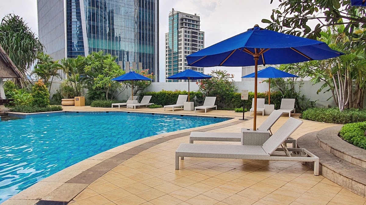 The Ritz-Carlton Jakarta, Mega Kuningan