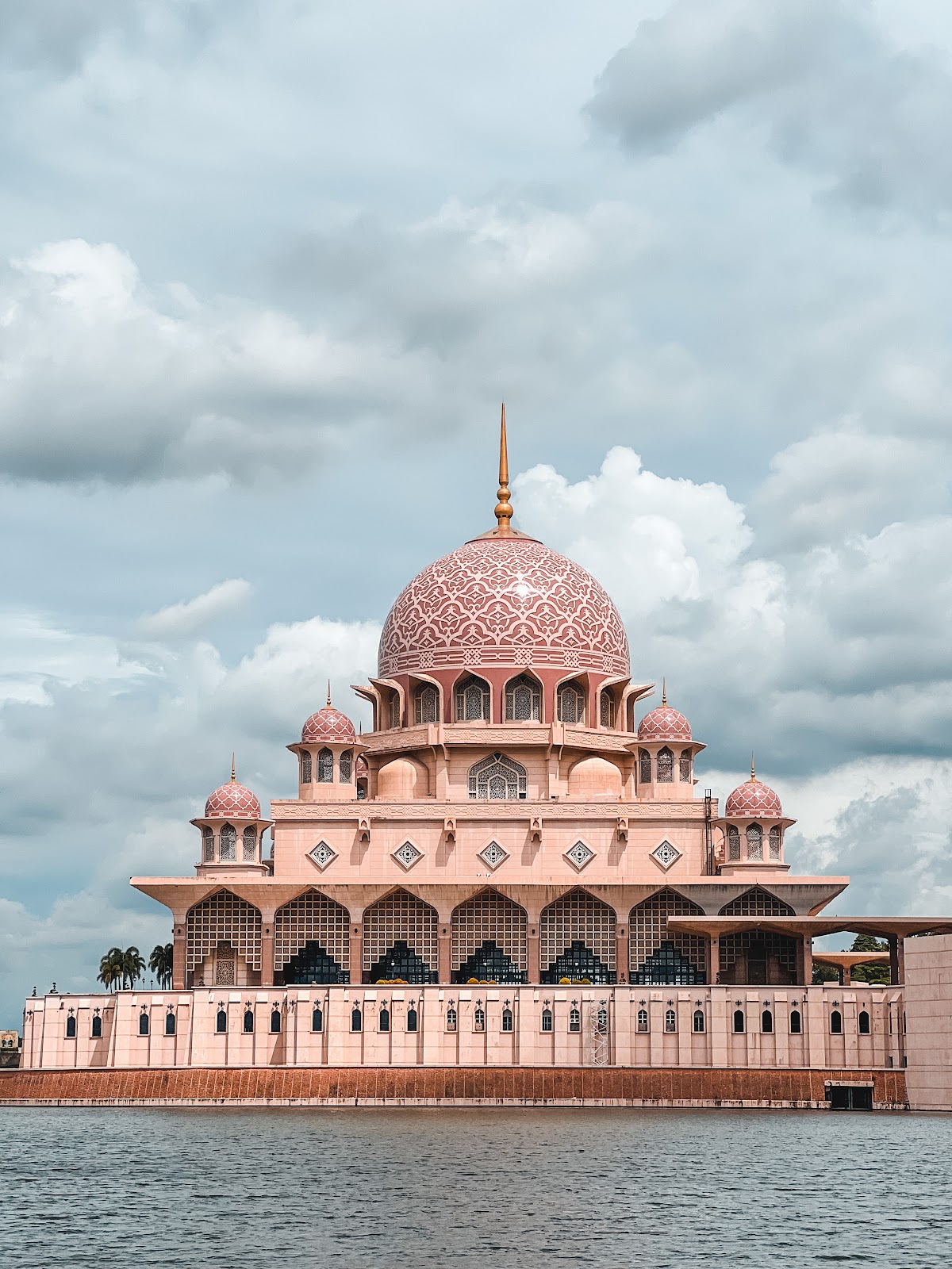 Masjid Putra (Putra Mosque)