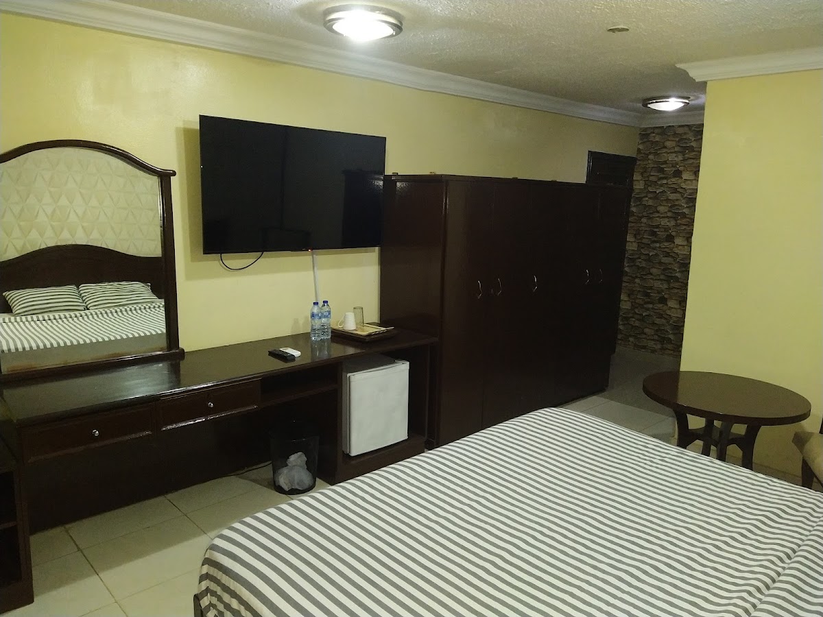Moonway Hotel